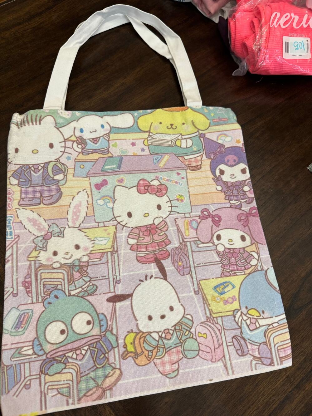 Hello Kitty canvas tote bag doble side Hello Kitty and friends in a classroom